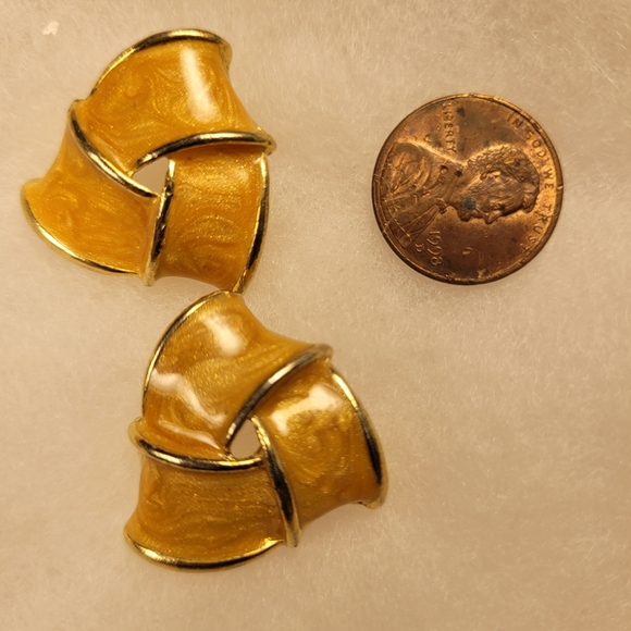 Vintage Earrings - Picture 2 of 4